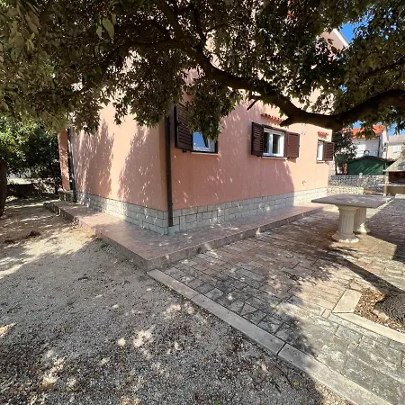 Simuni Holiday Home * Šimuni