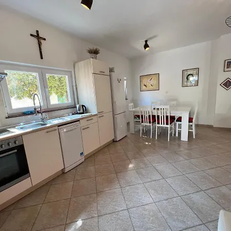 Vila Simuni Holiday Home By Pag Tours Simuni