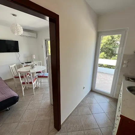 Simuni Holiday Home * Šimuni