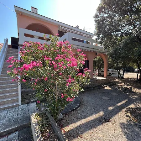 Simuni Holiday Home *